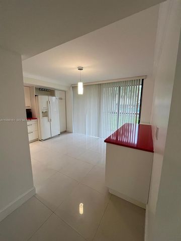8025 SW 107th Ave 118, Miami, FL 33173