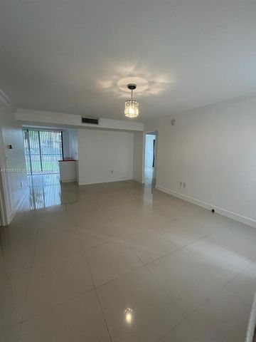 8025 SW 107th Ave 118, Miami, FL 33173