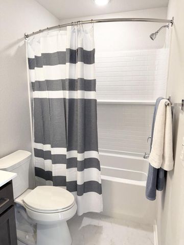 N161W21960 Daisy DRIVE, Jackson, WI 53037