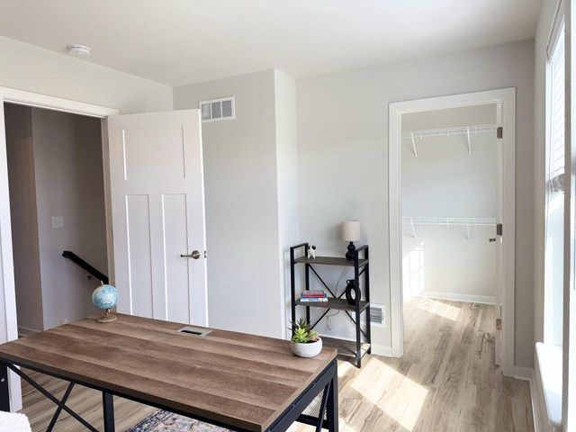 N161W21960 Daisy DRIVE, Jackson, WI 53037