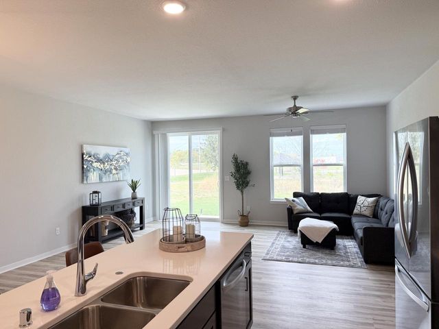 N161W21960 Daisy DRIVE, Jackson, WI 53037