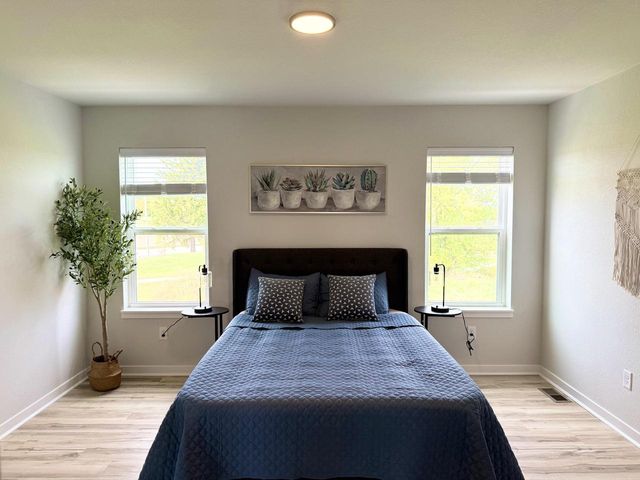 N161W21960 Daisy DRIVE, Jackson, WI 53037