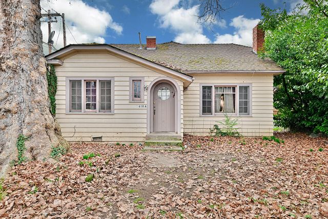 604 NW 4th Street, Grants Pass, OR 97526