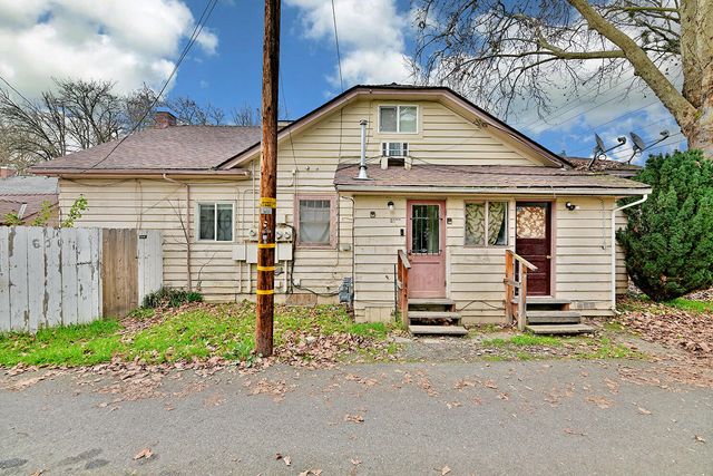 604 NW 4th Street, Grants Pass, OR 97526