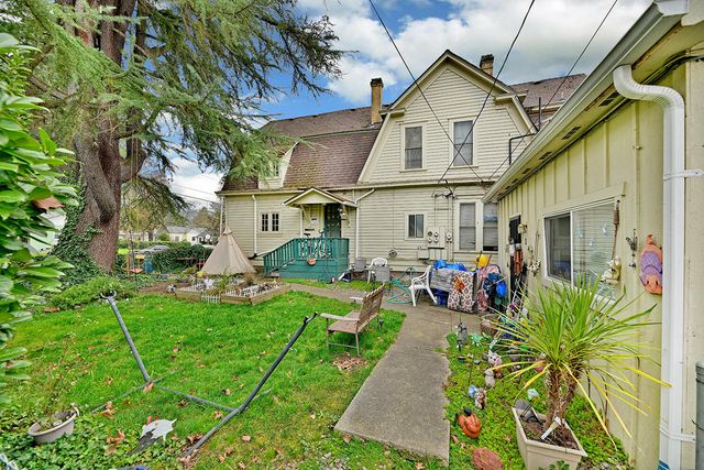 604 NW 4th Street, Grants Pass, OR 97526