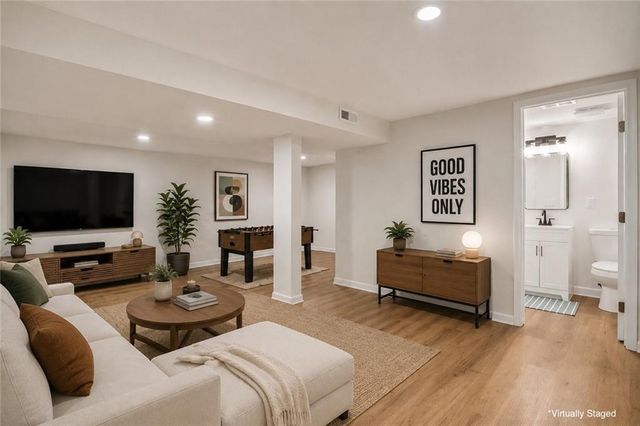 12305 E 52nd Terrace, Kansas City, MO 64133