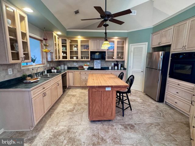 365 LEISURE WAY, Shepherdstown, WV 25443