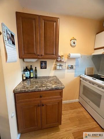 289 Main Street 4D, Spotswood, NJ 08884