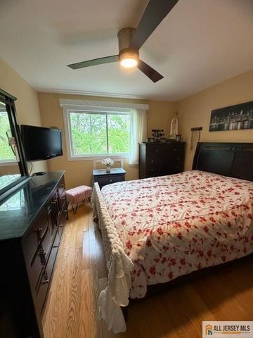 289 Main Street 4D, Spotswood, NJ 08884