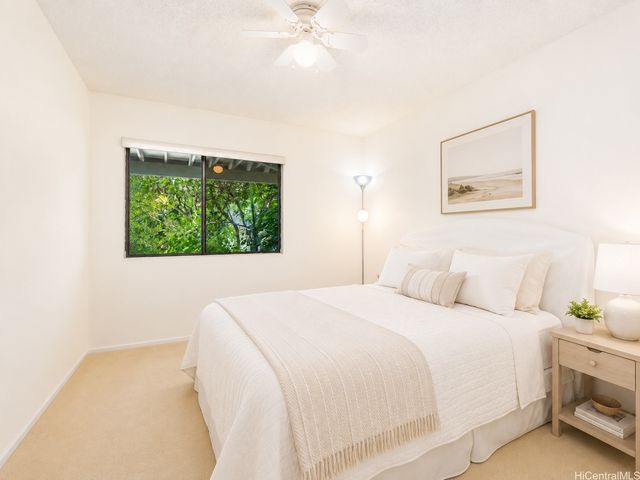 1593 Kalaniuka Circle 84, Honolulu, HI 96821