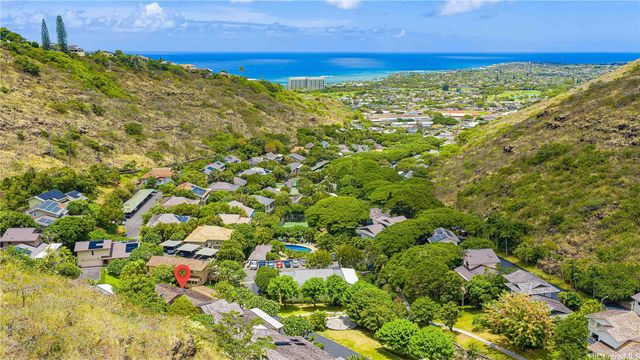 1593 Kalaniuka Circle 84, Honolulu, HI 96821