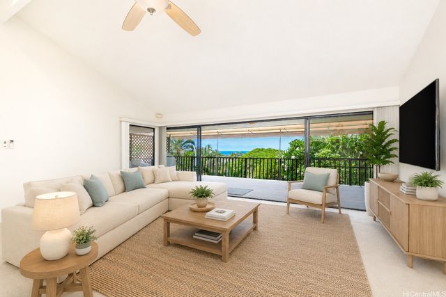 1593 Kalaniuka Circle 84, Honolulu, HI 96821