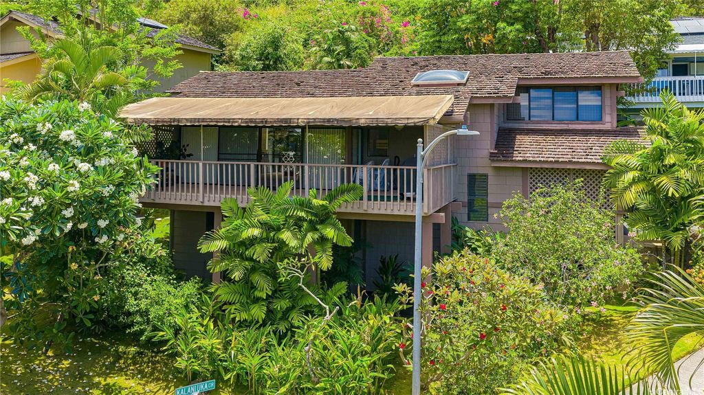 1593 Kalaniuka Circle 84, Honolulu, HI 96821
