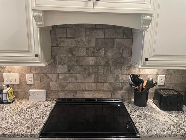 107 Hollow Wood Way, Bonaire, GA 31047