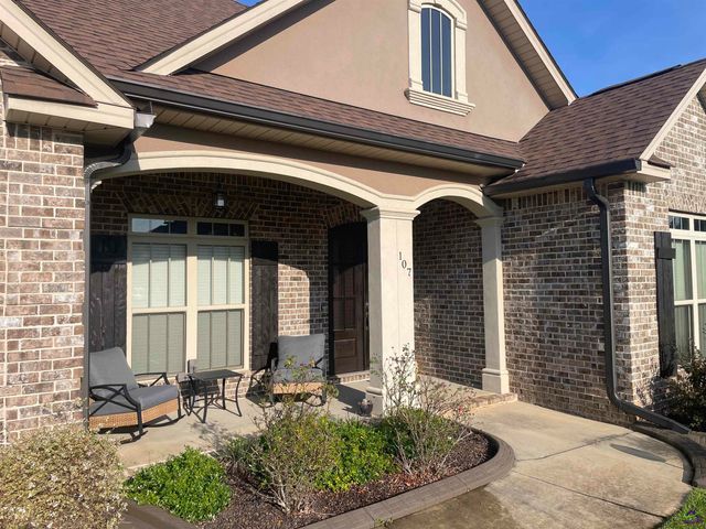 107 Hollow Wood Way, Bonaire, GA 31047