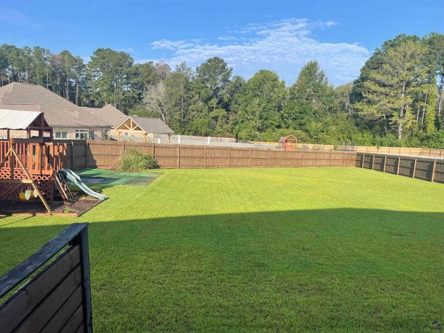 107 Hollow Wood Way, Bonaire, GA 31047