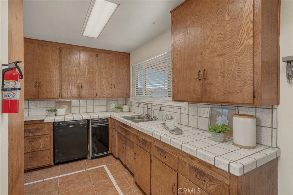 Image 16 of property listing at 7800 La Corona, Buena Park, CA 90620