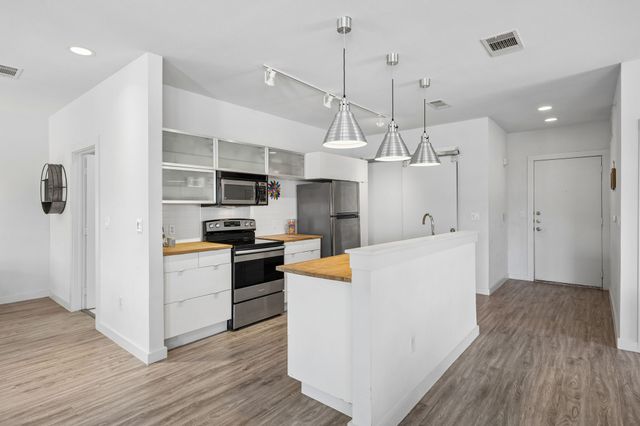 1111 S Akard Street 314, Dallas, TX 75215