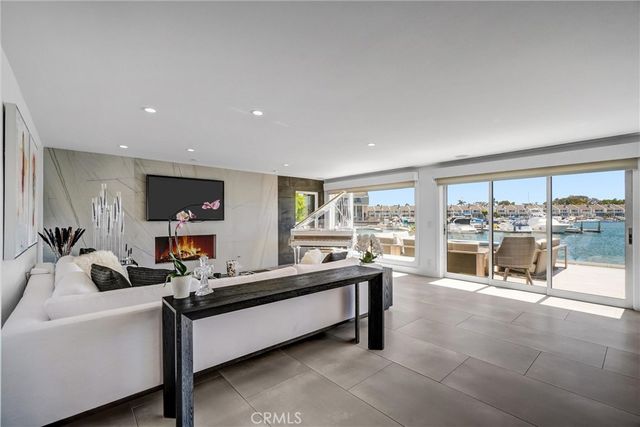 16412 Ardsley Circle, Huntington Beach, CA 92649