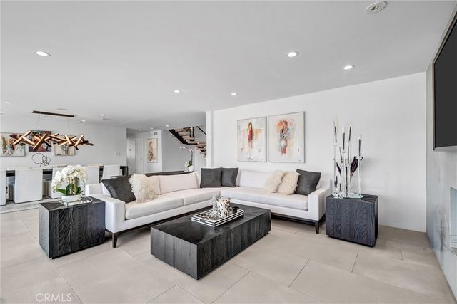 16412 Ardsley Circle, Huntington Beach, CA 92649