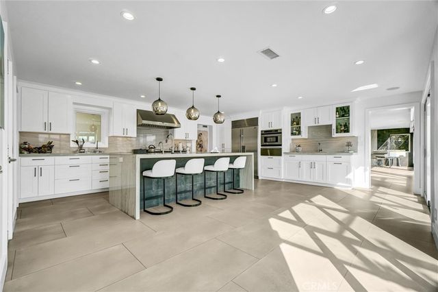 16412 Ardsley Circle, Huntington Beach, CA 92649