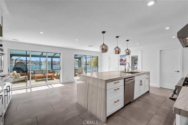 16412 Ardsley Circle, Huntington Beach, CA 92649