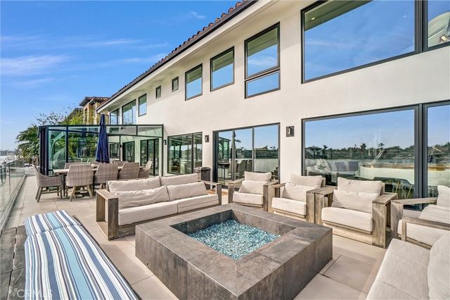 16412 Ardsley Circle, Huntington Beach, CA 92649