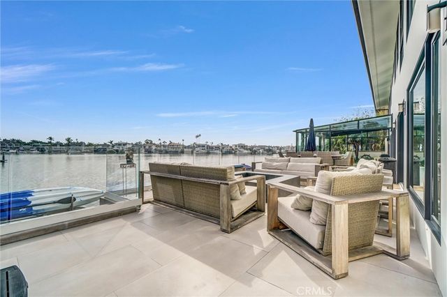 16412 Ardsley Circle, Huntington Beach, CA 92649