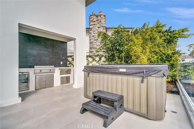 16412 Ardsley Circle, Huntington Beach, CA 92649