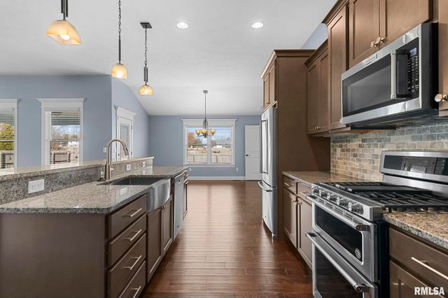 1821 Avenel Lane, Chatham, IL 62629