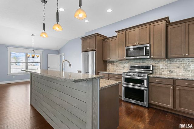 1821 Avenel Lane, Chatham, IL 62629