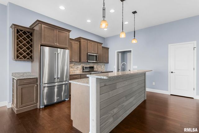 1821 Avenel Lane, Chatham, IL 62629