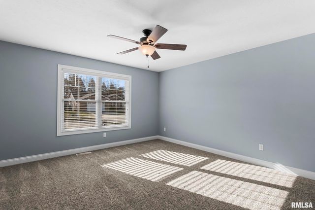 1821 Avenel Lane, Chatham, IL 62629