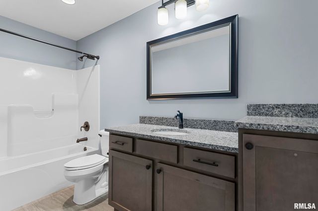 1821 Avenel Lane, Chatham, IL 62629