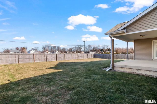 1821 Avenel Lane, Chatham, IL 62629