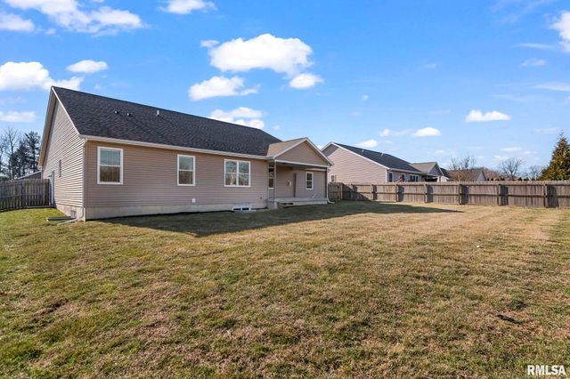 1821 Avenel Lane, Chatham, IL 62629