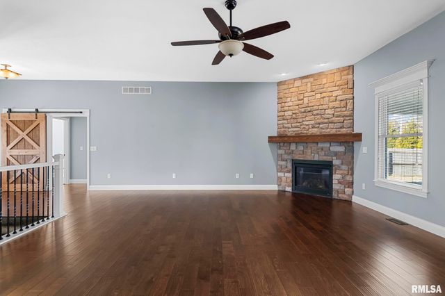 1821 Avenel Lane, Chatham, IL 62629