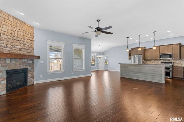 1821 Avenel Lane, Chatham, IL 62629