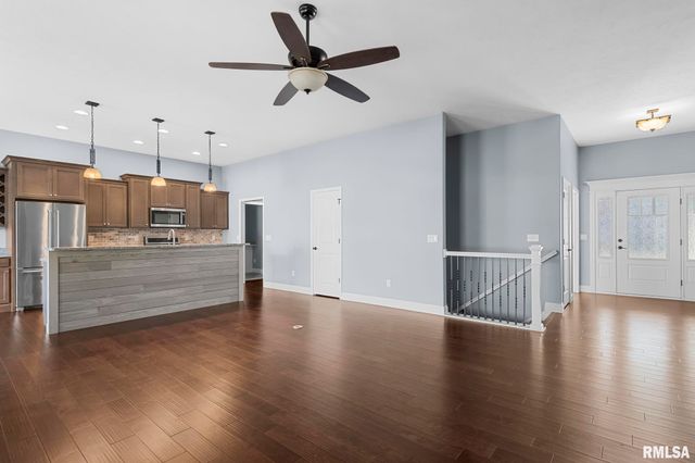 1821 Avenel Lane, Chatham, IL 62629