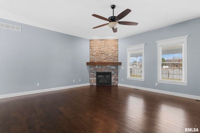 1821 Avenel Lane, Chatham, IL 62629