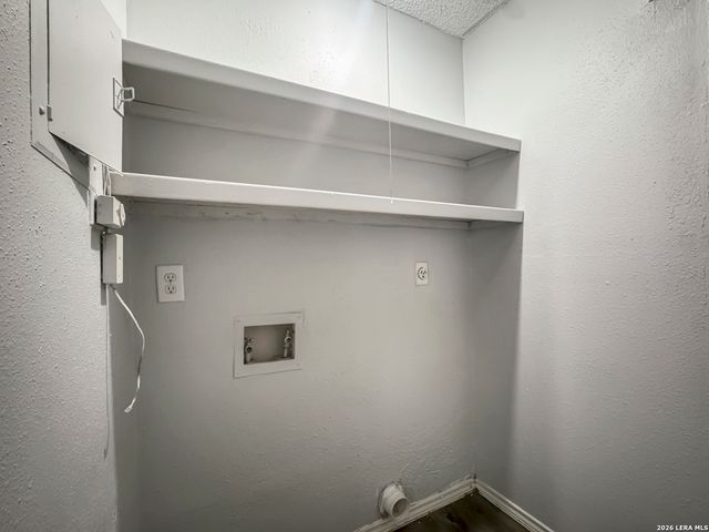 9627 Vale, San Antonio, TX 78245