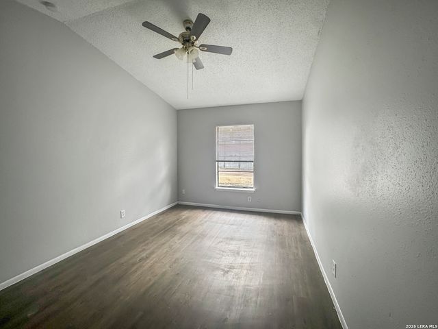 9627 Vale, San Antonio, TX 78245