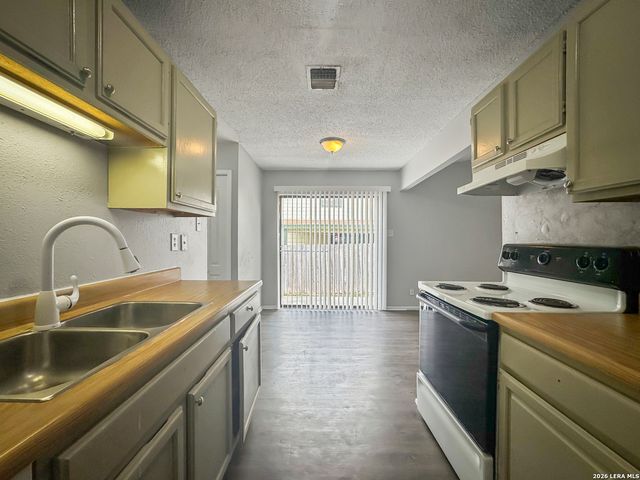 9627 Vale, San Antonio, TX 78245