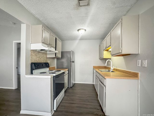 9627 Vale, San Antonio, TX 78245