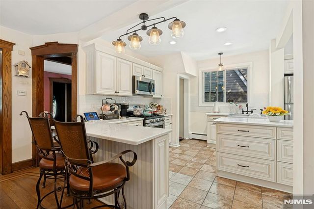 181 Selvage Avenue, Teaneck, NJ 07666