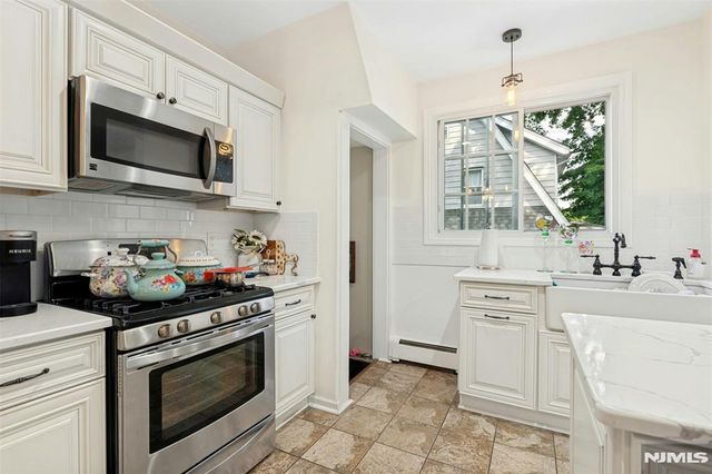 181 Selvage Avenue, Teaneck, NJ 07666