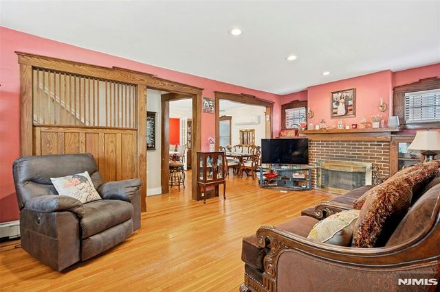 181 Selvage Avenue, Teaneck, NJ 07666