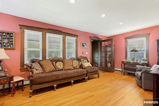181 Selvage Avenue, Teaneck, NJ 07666