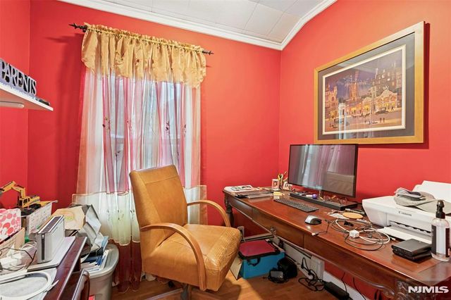 181 Selvage Avenue, Teaneck, NJ 07666