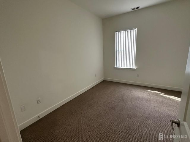 101 Roosevelt Avenue 202, Carteret, NJ 07008